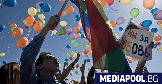 Руски съд осъди собственик на ЛГБТИ клуб и двама служители на затвор